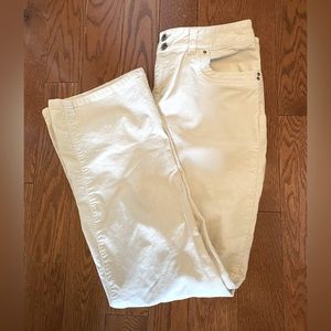 Reitmans cream/off white, brushed denim in size 9